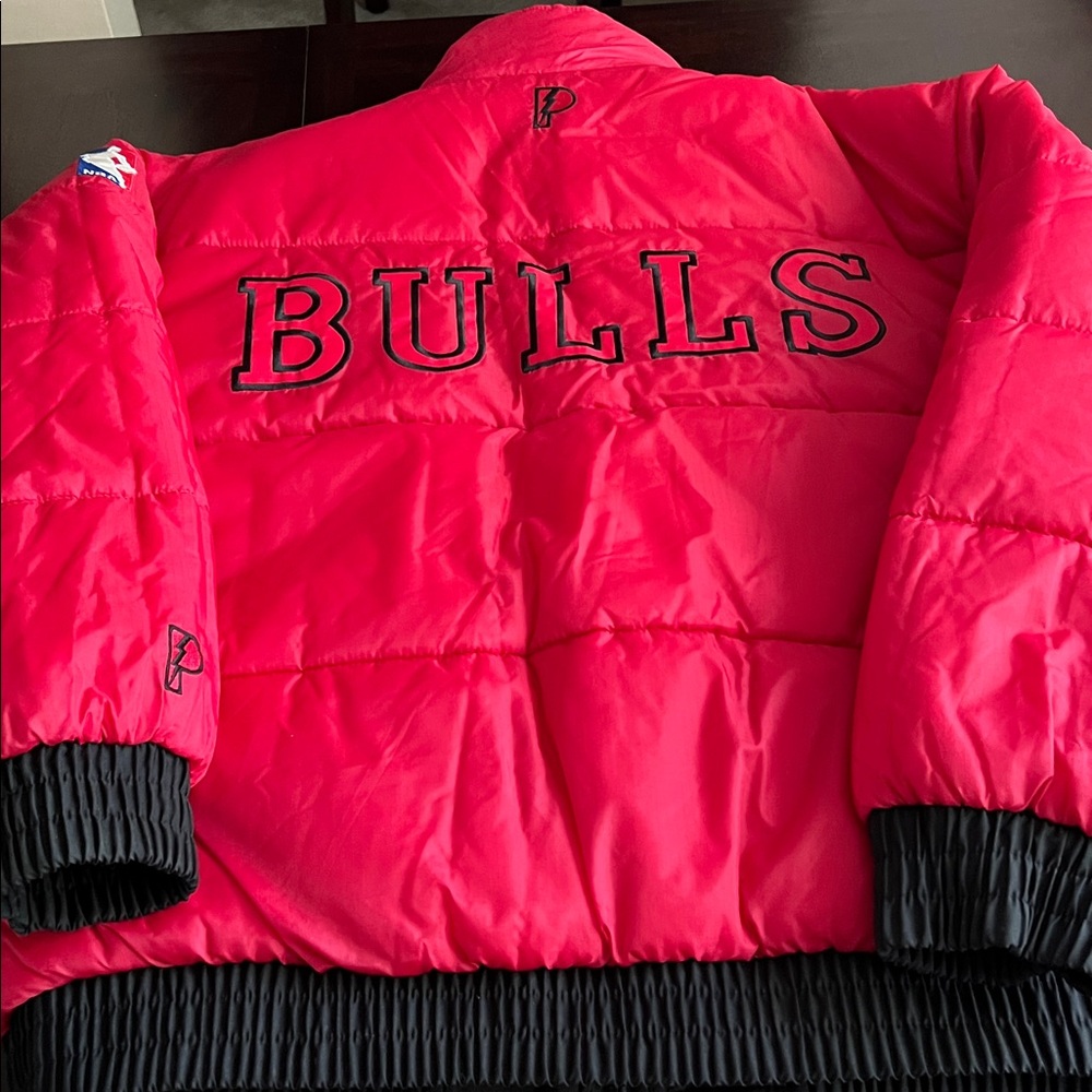 NBA Pro Vintage Chicago Bulls Reversible Jacket - Red, Black, and White Size L - Picture 9 of 16